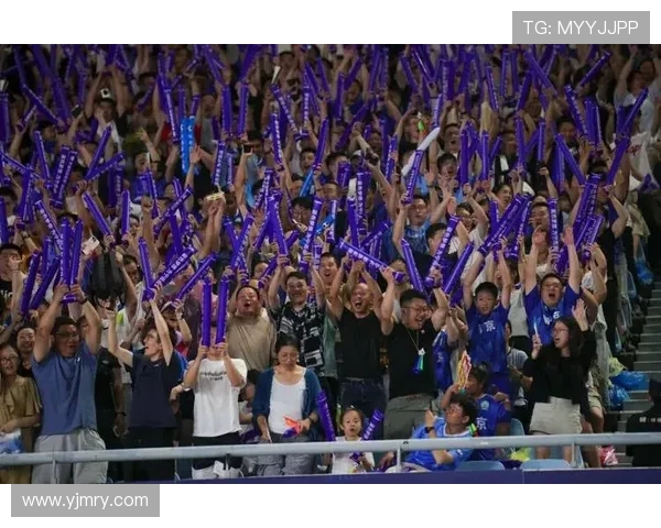 南京足球队节奏之争引发球迷热议与媒体关注