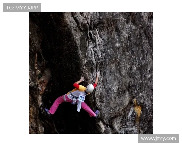 西安攀岩队的灵活性揭秘：挑战极限与团队协作的完美结合