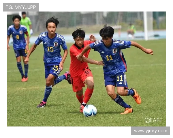 岐阜足球队迎战横滨FC展现激情对决的精彩瞬间