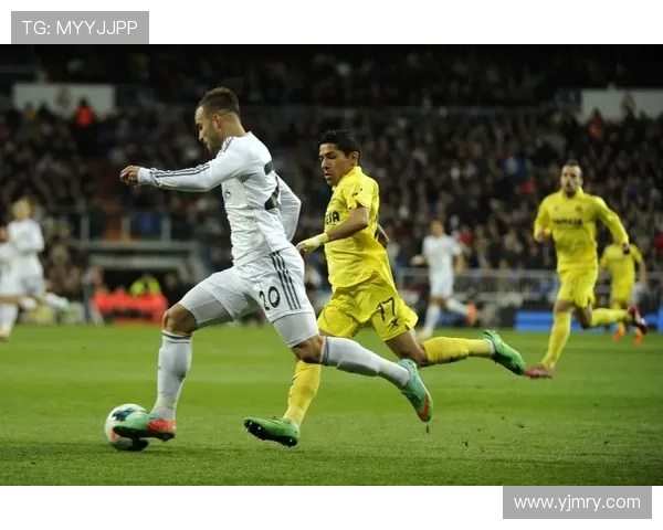 本泽马：从足坛巨星到新征程的传奇旅程与未来展望